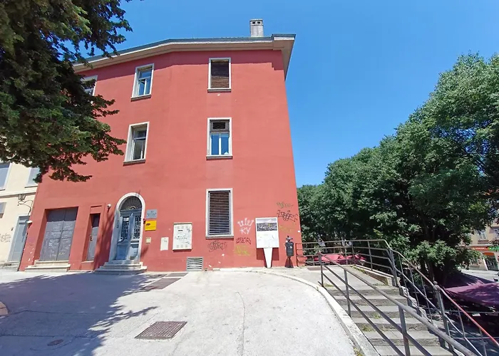 公寓 Giardini Center *